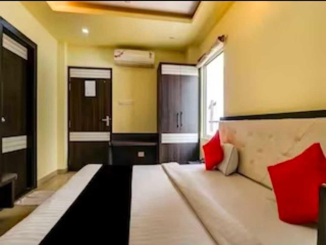 Collection O Hotel Kashi Inn Varanasi Luaran gambar